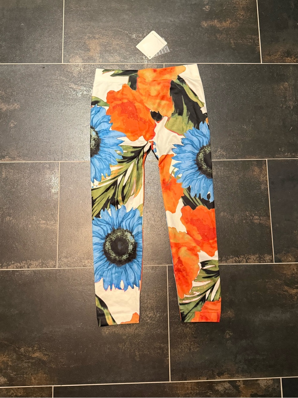 New With Tags Women’s Connection 18 Capri Floral Print Leggings Blue & Orange